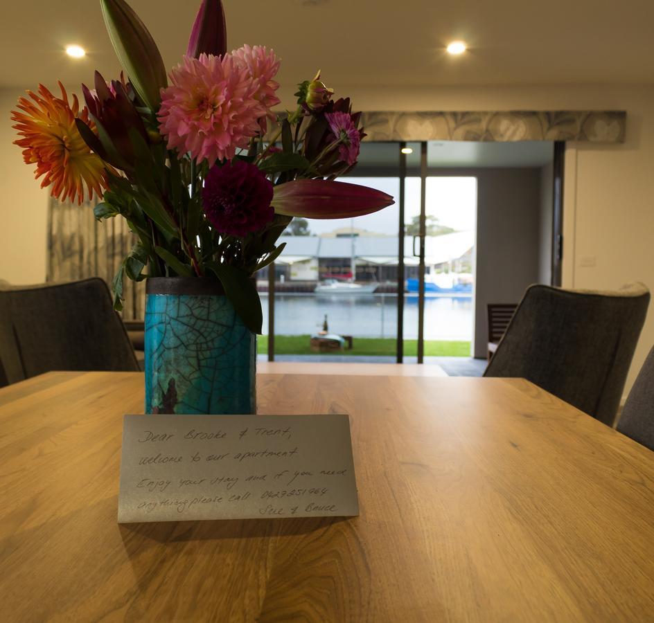 Ulverstone Waterfront Apartments ภายนอก รูปภาพ