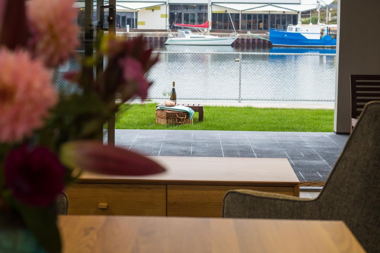 Ulverstone Waterfront Apartments ภายนอก รูปภาพ